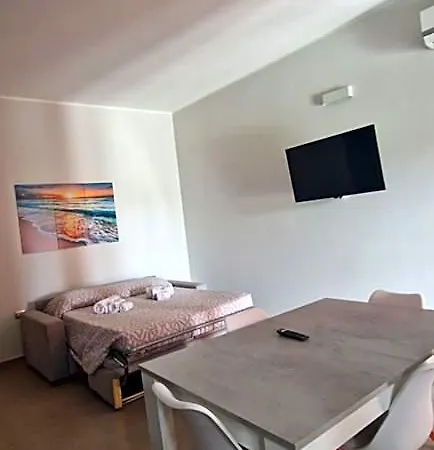 فندق Michela Alezio 4*
