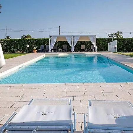 Michela Alezio Hotel Matino